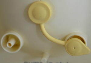 Medela Pump In Style Advanced port cap set to single pumping